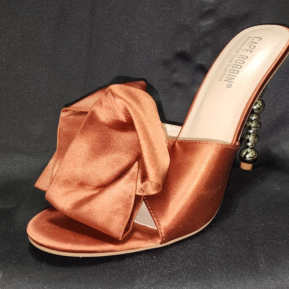 Bronze Heel